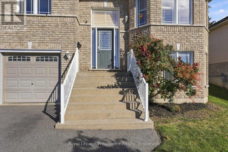 82 PARCELLS CRESCENT, Peterborough (Otonabee Ward 1), Ontario, K9K2R2