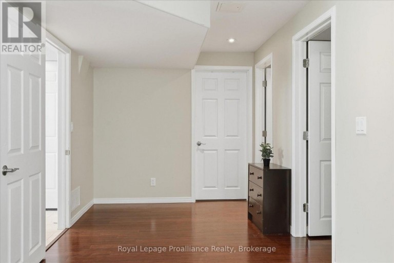 82 PARCELLS CRESCENT, Peterborough (Otonabee Ward 1), Ontario, K9K2R2