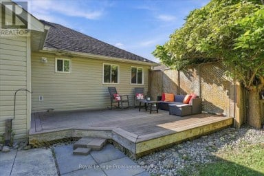 82 PARCELLS CRESCENT Peterborough (Otonabee Ward 1) Ontario photo 45