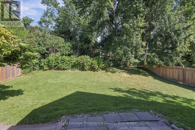 82 PARCELLS CRESCENT, Peterborough (Otonabee Ward 1), Ontario, K9K2R2