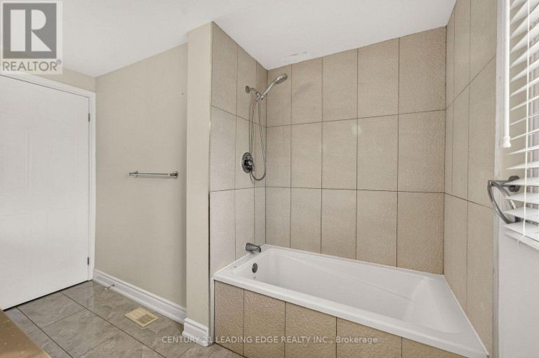 922 SNOWBIRD STREET, Oshawa (Northglen), Ontario, L1J8J8