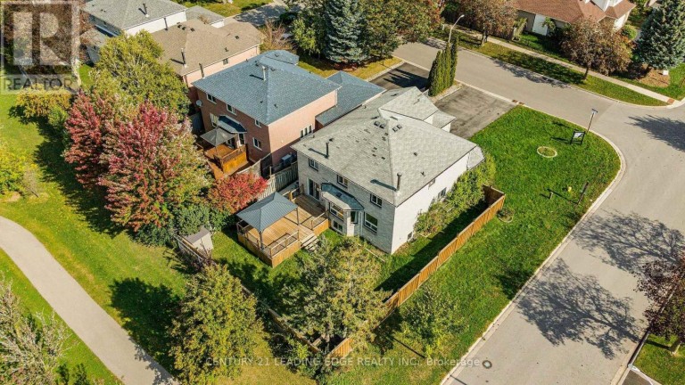 922 SNOWBIRD STREET, Oshawa (Northglen), Ontario, L1J8J8