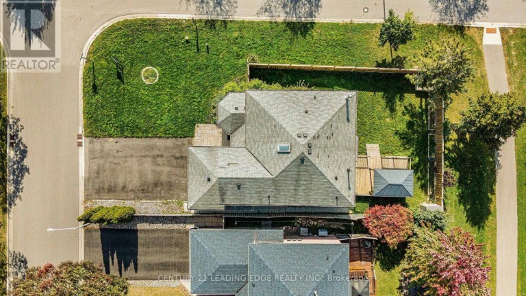 922 SNOWBIRD STREET, Oshawa (Northglen), Ontario, L1J8J8