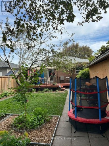 58 DEANVAR AVENUE, Toronto (Wexford-Maryvale), Ontario, M1R2N3