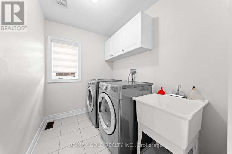 600 MACTIER DRIVE, Vaughan (Kleinburg), Ontario, L4H4T9