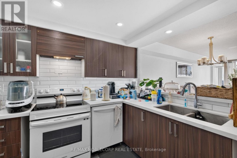 1603 - 22 HANOVER ROAD, Brampton (Queen Street Corridor), Ontario, L6S5K7