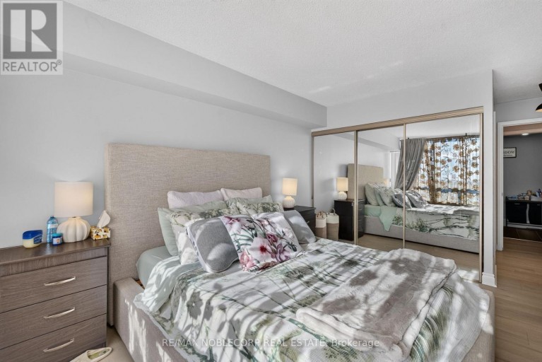 1603 - 22 HANOVER ROAD, Brampton (Queen Street Corridor), Ontario, L6S5K7