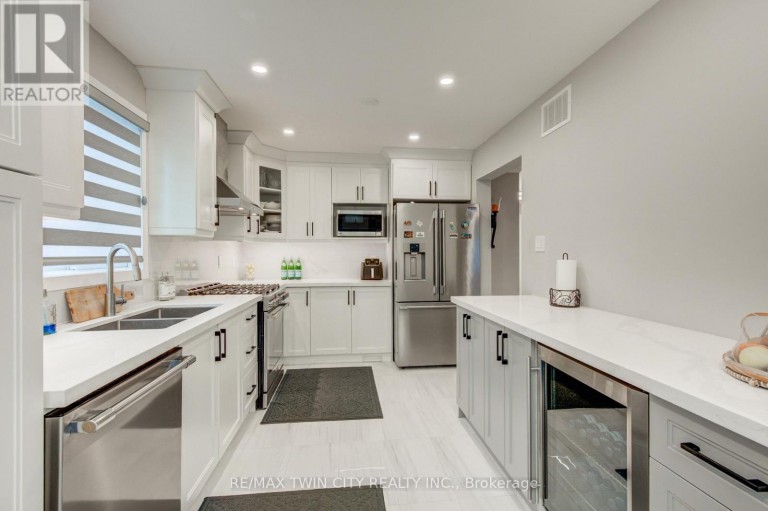 31 TYNEMOUTH DRIVE, London East (East I), Ontario, N5V4V3