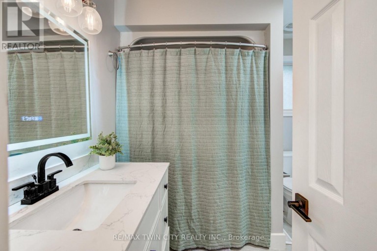 31 TYNEMOUTH DRIVE, London East (East I), Ontario, N5V4V3