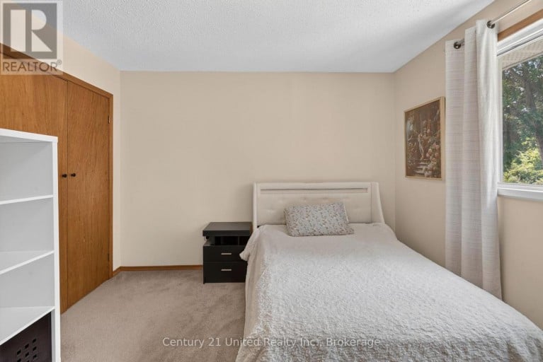 1696 APPLEWOOD CRESCENT, Peterborough (Monaghan Ward 2), Ontario, K9K1N4