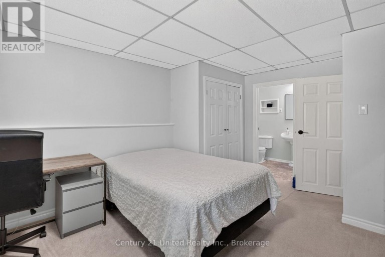 1696 APPLEWOOD CRESCENT, Peterborough (Monaghan Ward 2), Ontario, K9K1N4
