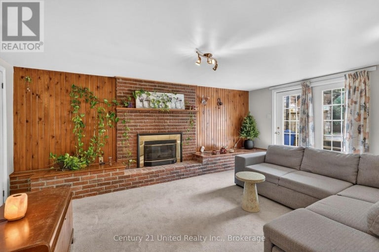 1696 APPLEWOOD CRESCENT, Peterborough (Monaghan Ward 2), Ontario, K9K1N4