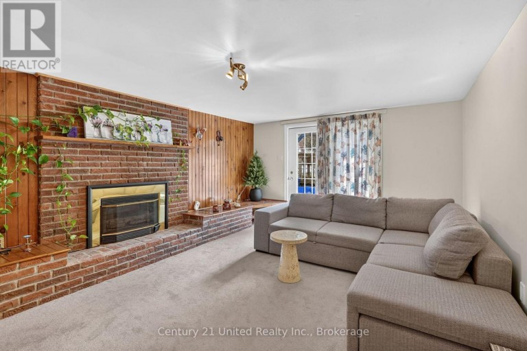1696 APPLEWOOD CRESCENT, Peterborough (Monaghan Ward 2), Ontario, K9K1N4