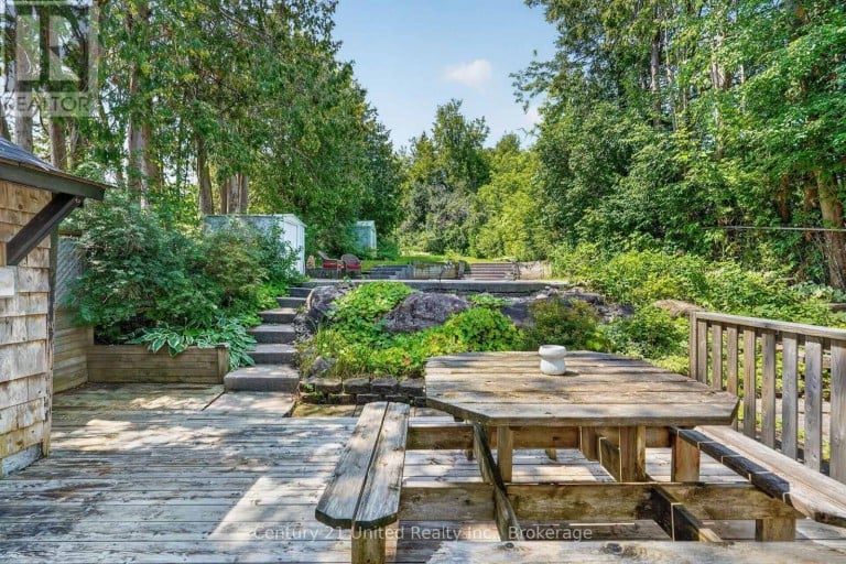1696 APPLEWOOD CRESCENT, Peterborough (Monaghan Ward 2), Ontario, K9K1N4