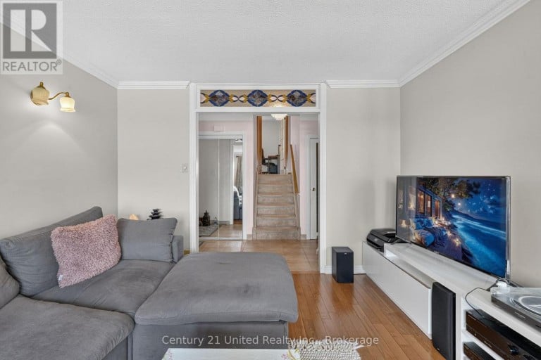 1696 APPLEWOOD CRESCENT, Peterborough (Monaghan Ward 2), Ontario, K9K1N4