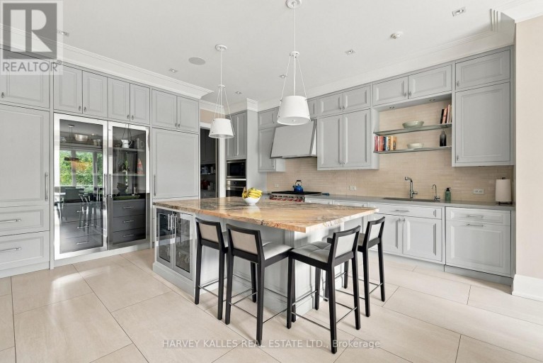 221 DUNVEGAN ROAD, Toronto (Forest Hill South), Ontario, M5P2P3
