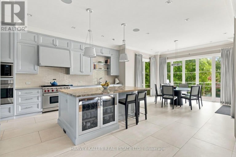 221 DUNVEGAN ROAD, Toronto (Forest Hill South), Ontario, M5P2P3