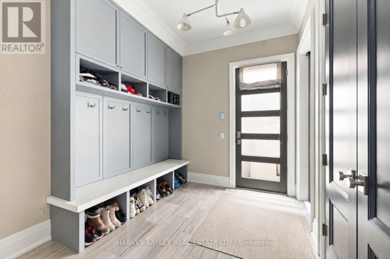 221 DUNVEGAN ROAD, Toronto (Forest Hill South), Ontario, M5P2P3