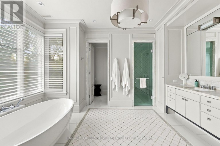 221 DUNVEGAN ROAD, Toronto (Forest Hill South), Ontario, M5P2P3