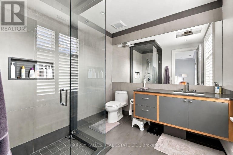 221 DUNVEGAN ROAD, Toronto (Forest Hill South), Ontario, M5P2P3