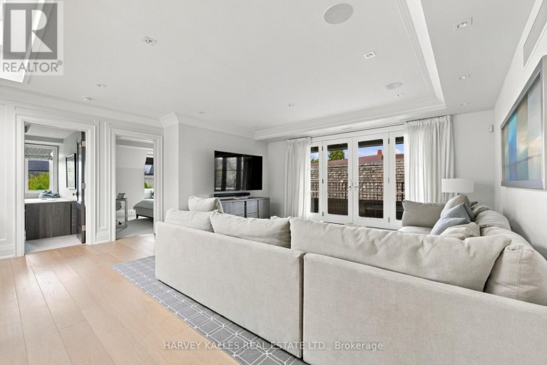 221 DUNVEGAN ROAD, Toronto (Forest Hill South), Ontario, M5P2P3