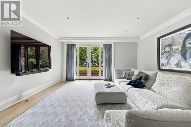 221 DUNVEGAN ROAD, Toronto (Forest Hill South), Ontario, M5P2P3
