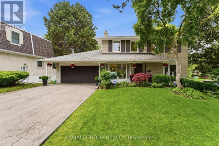 30 BLUE RIDGE ROAD, Toronto (Bayview Village), Ontario, M2K1R7