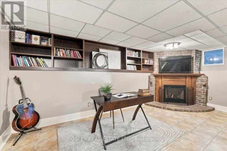 566 ROUGEMOUNT DRIVE, Pickering (Rosebank), Ontario, L1W2C2