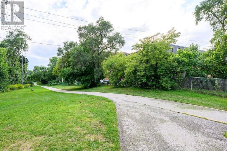 9 - 2422 NEW STREET, Burlington (Brant), Ontario, L7R1J6