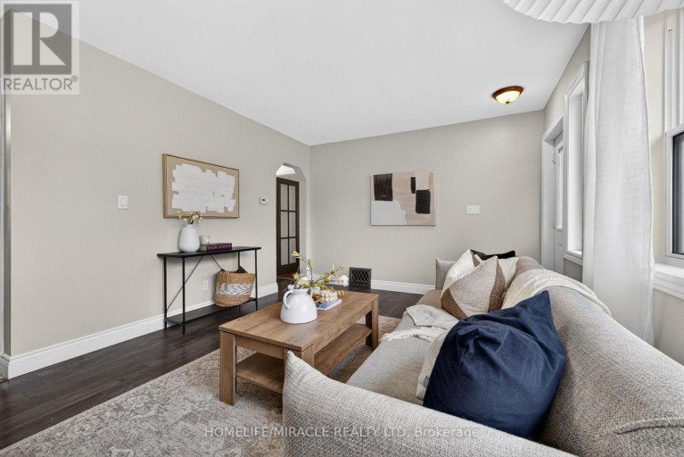 176 AVALON PLACE, Kitchener, Ontario, N2M4N8