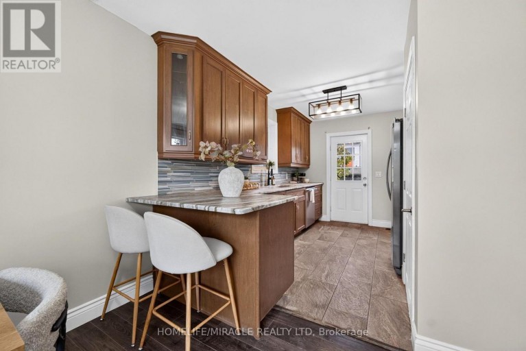 176 AVALON PLACE, Kitchener, Ontario, N2M4N8
