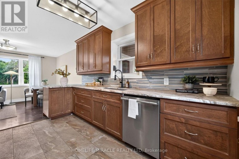 176 AVALON PLACE, Kitchener, Ontario, N2M4N8