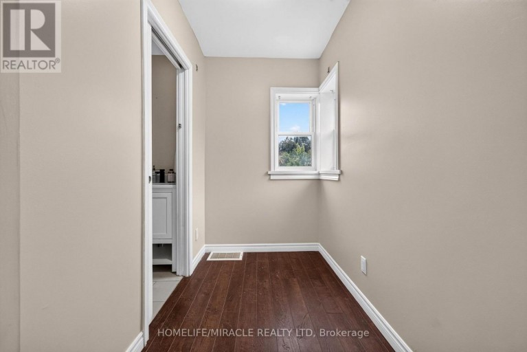 176 AVALON PLACE, Kitchener, Ontario, N2M4N8