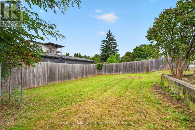 176 AVALON PLACE, Kitchener, Ontario, N2M4N8