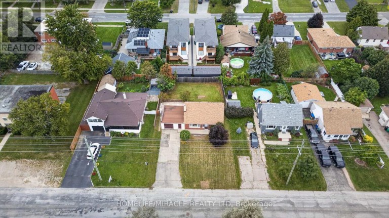 176 AVALON PLACE, Kitchener, Ontario, N2M4N8
