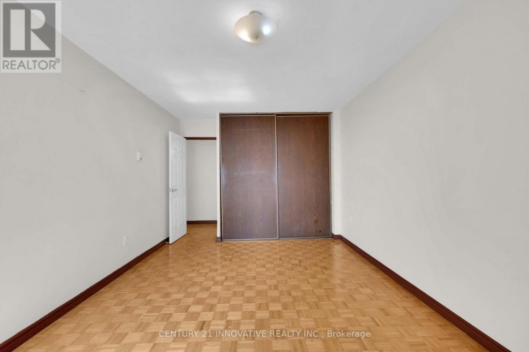 1903 - 3 MASSEY SQUARE, Toronto (Crescent Town), Ontario, M4C5L5