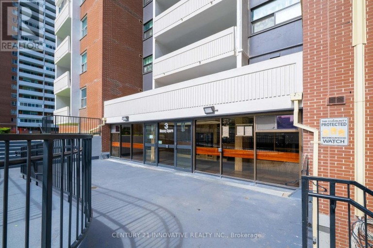 1903 - 3 MASSEY SQUARE, Toronto (Crescent Town), Ontario, M4C5L5