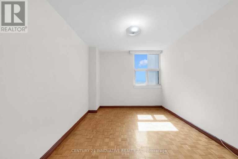 1903 - 3 MASSEY SQUARE, Toronto (Crescent Town), Ontario, M4C5L5