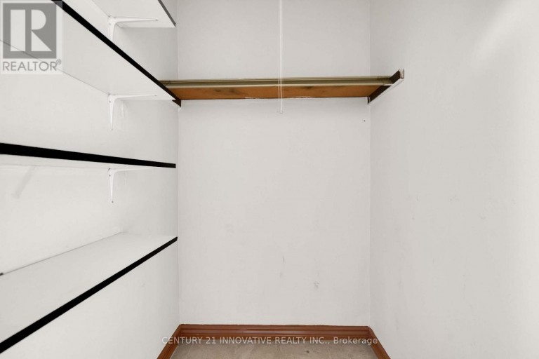 1903 - 3 MASSEY SQUARE, Toronto (Crescent Town), Ontario, M4C5L5