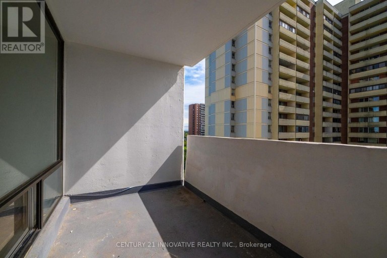 1903 - 3 MASSEY SQUARE, Toronto (Crescent Town), Ontario, M4C5L5