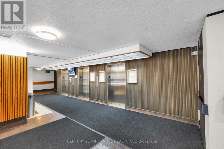 1903 - 3 MASSEY SQUARE, Toronto (Crescent Town), Ontario, M4C5L5