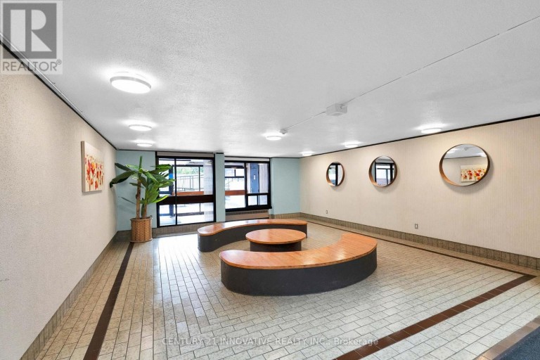 1903 - 3 MASSEY SQUARE, Toronto (Crescent Town), Ontario, M4C5L5