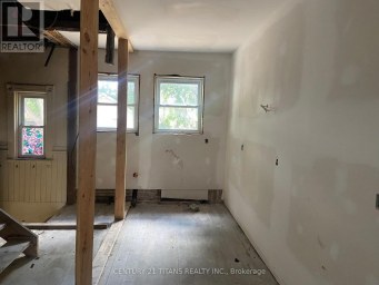 135 EDGAR STREET Chatham-Kent Ontario photo 3
