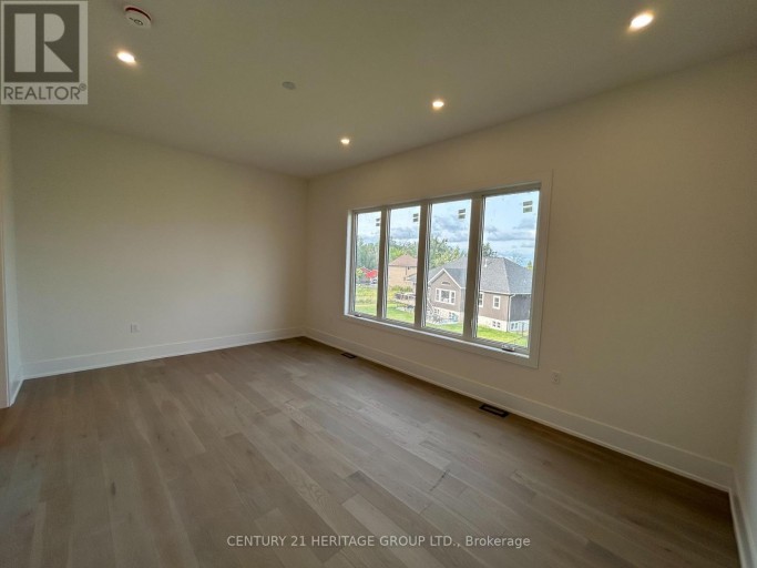 3717 LAKEPOINT DRIVE, Severn (West Shore), Ontario, L3V8M9