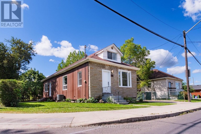 95 FENNELL AVENUE W, Hamilton (Southam), Ontario, L9C1E9
