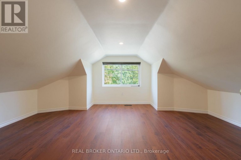 95 FENNELL AVENUE W, Hamilton (Southam), Ontario, L9C1E9