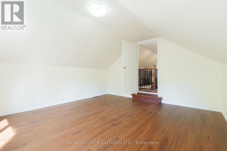 95 FENNELL AVENUE W, Hamilton (Southam), Ontario, L9C1E9
