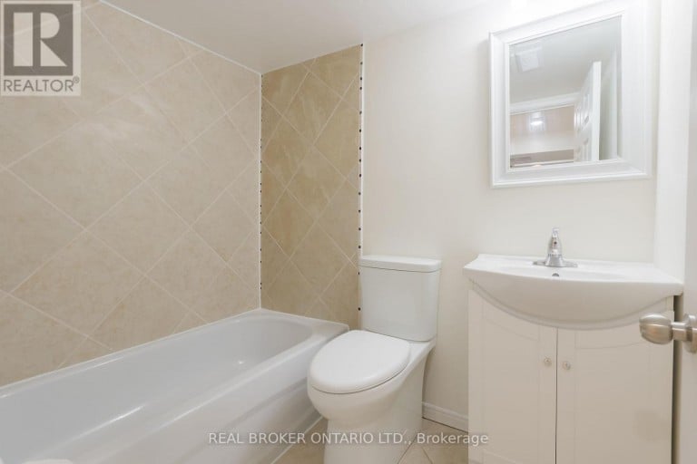 95 FENNELL AVENUE W, Hamilton (Southam), Ontario, L9C1E9