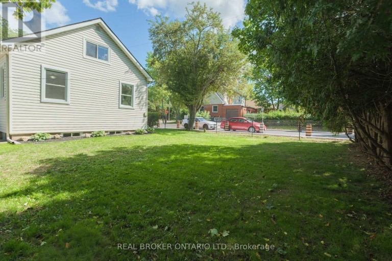 95 FENNELL AVENUE W, Hamilton (Southam), Ontario, L9C1E9