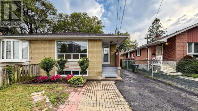 76 FENSIDE DRIVE, Toronto (Parkwoods-Donalda), Ontario, M3A2V5